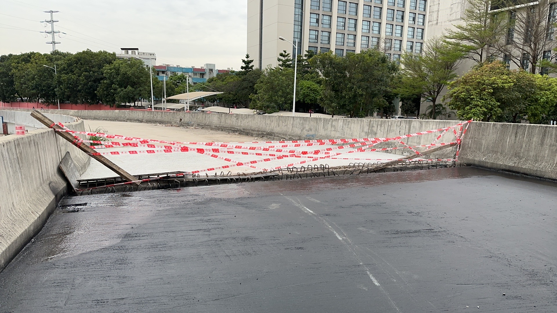 广东东莞桑茶路桥面防水项目